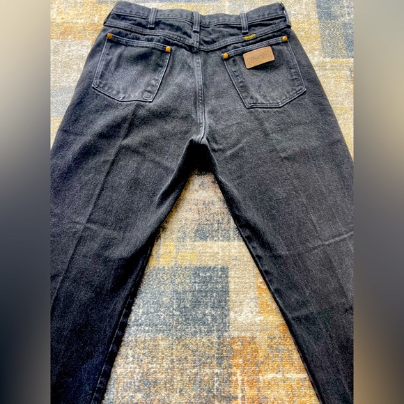 Men’s Wrangler Relaxed Fit Boot Cut Black Jeans Size 33 x 32 - Picture 4 of 5